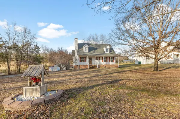 1001 Old East Side Rd, Burns, TN 37029