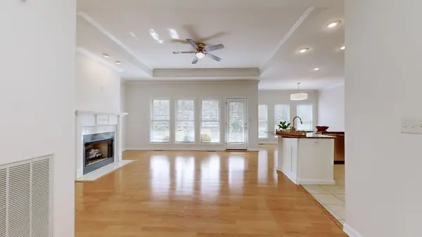 416 Country Club Ct, Clarksville, TN 37043