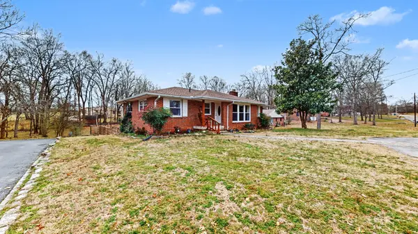 1618 Woodside Dr, Lebanon, TN 37087