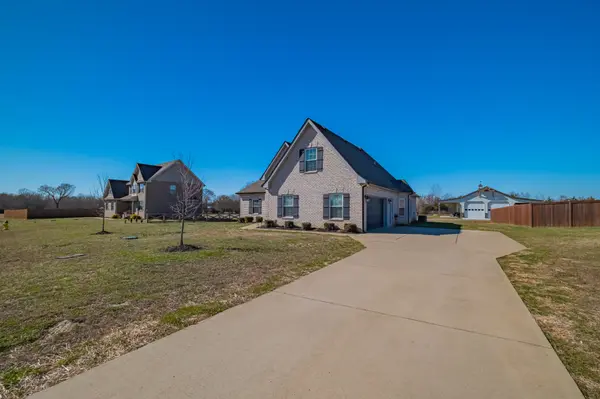 7909 Alameda Dr, Murfreesboro, TN 37127