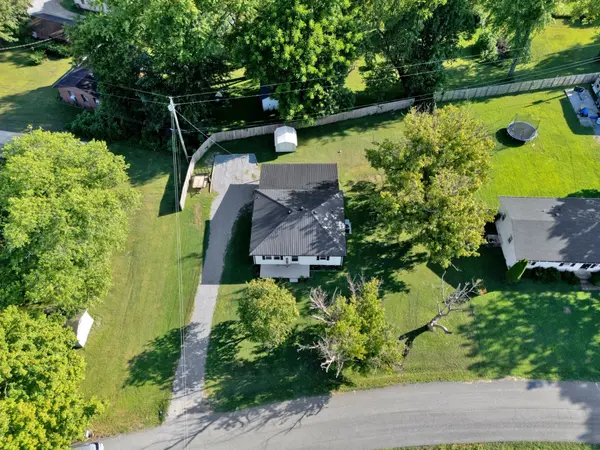 1012 Gifford Ln, Bethpage, TN 37022