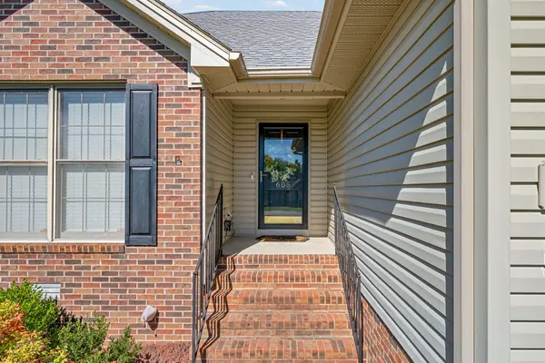 605 Ashbury Cir, Hopkinsville, KY 42240