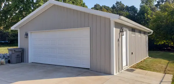 1014 Willowbank Dr, Ashland City, TN 37015
