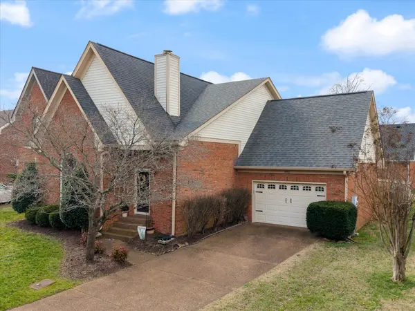 802 S Chestnut Ct, Hermitage, TN 37076
