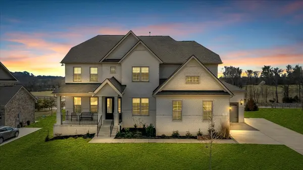 3242 Chase Point Dr, Franklin, TN 37067