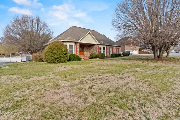 2238 Roanoke Rd, Clarksville, TN 37043