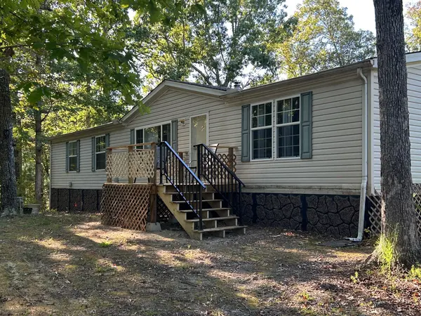 885 Sandys Camp Rd, Big Sandy, TN 38221