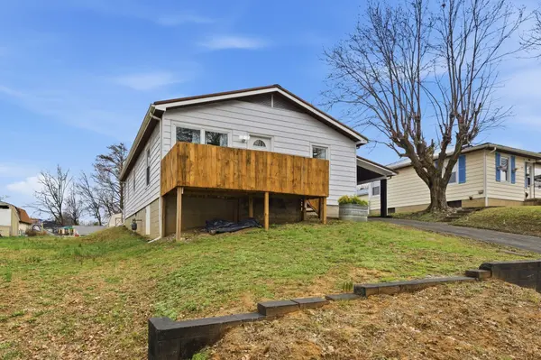 110 N Russell St, Dawson Springs, KY 42408