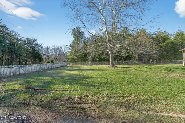 694 Sligo St, Crossville, TN 38572
