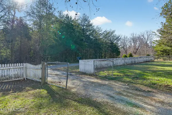 694 Sligo St, Crossville, TN 38572