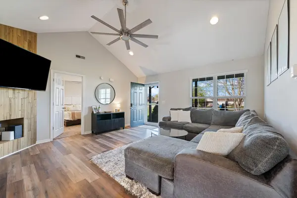 302 Oxmoor Valley Court, Murfreesboro, TN 37130