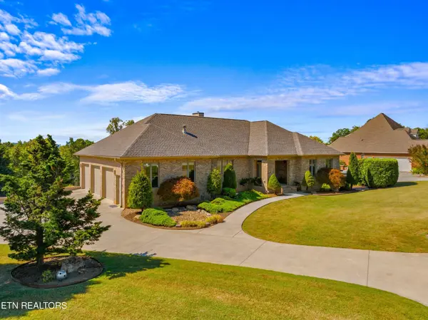 1991 Lakebrook Circle, Dandridge, TN 37725