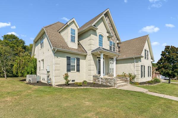 320 Creekside Dr, Lewisburg, TN 37091