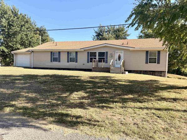 915 W Cedar, Arkansas City, KS 67005