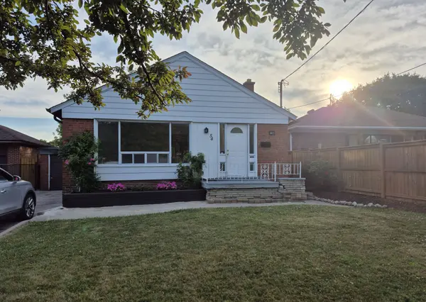 54 Garside CRES, Toronto W04, ON M6M 2Z6
