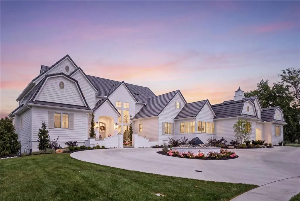 16801 Barton ST, Overland Park, KS 66062