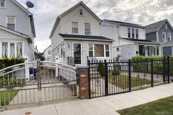 221-30 103rd AVE, Queens Village, NY 11429