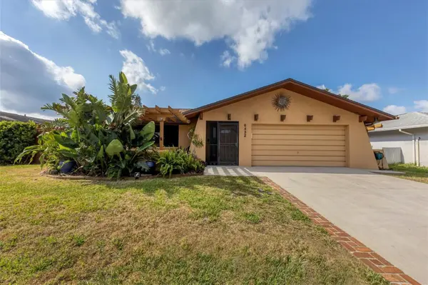 6432 SAMOA DR, Sarasota, FL 34241