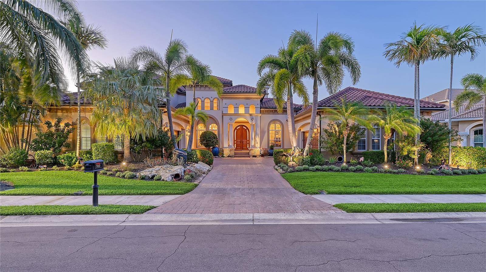 910 RIVIERA DUNES WAY, Palmetto, FL 34221