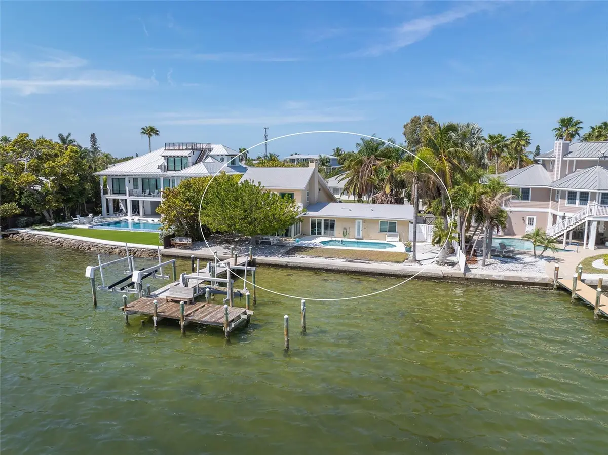 525 56TH ST, Holmes Beach, FL 34217