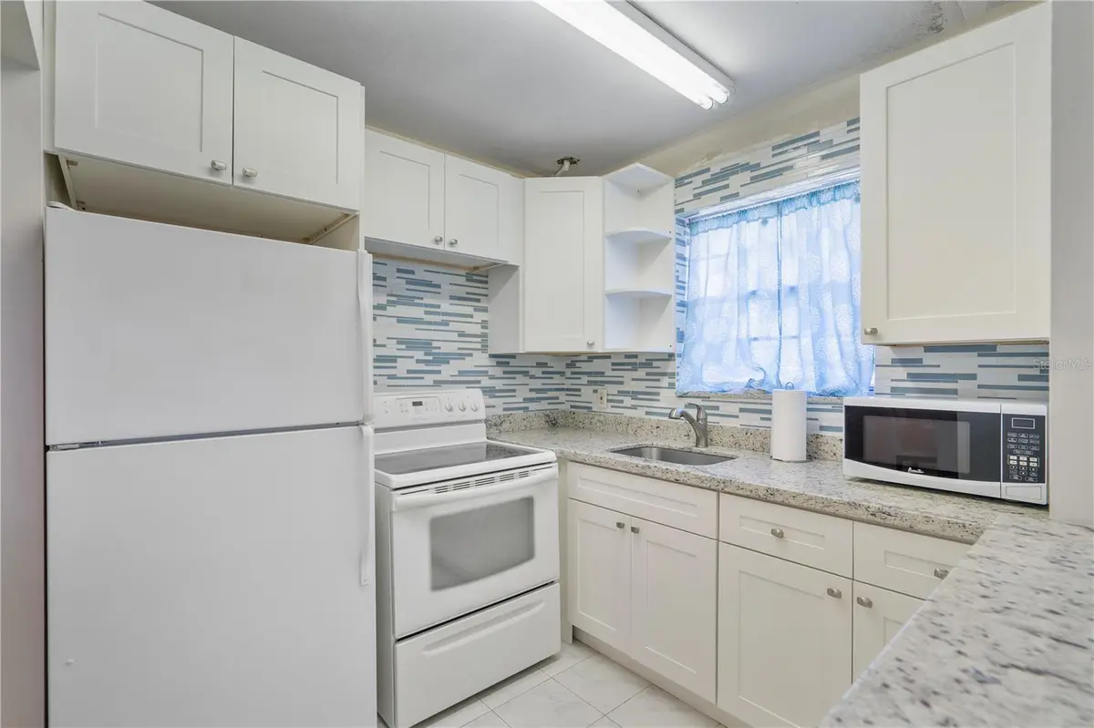 88 MARKHAM E, Deerfield Beach, FL 33442