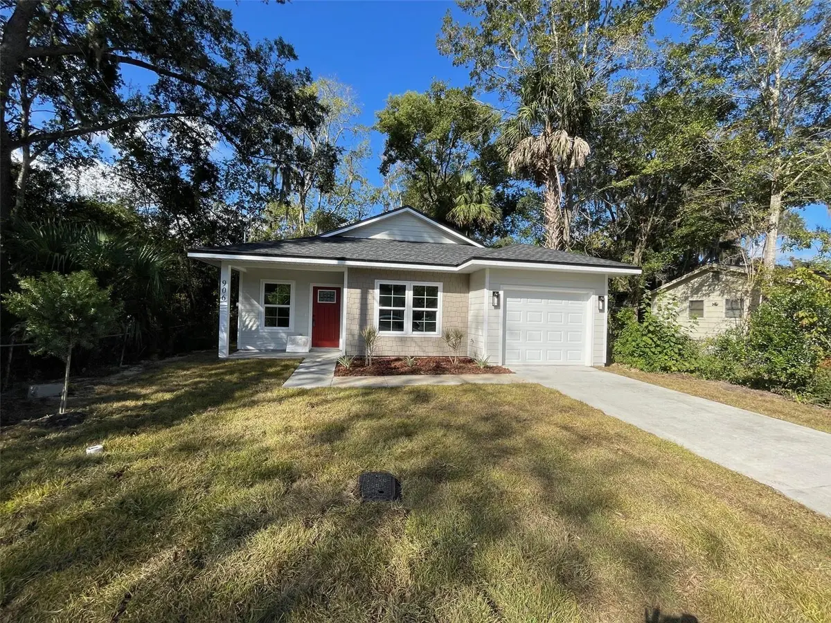 906 NE 19TH ST, Gainesville, FL 32641
