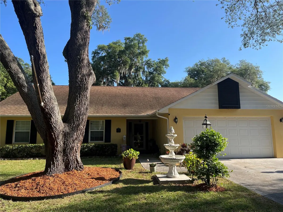 1204 MANDARIN LN, Fruitland Park, FL 34731