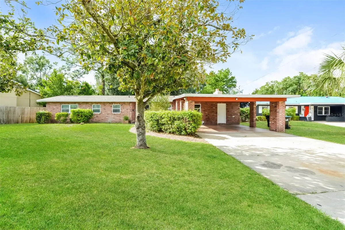 1820 SARAZEN DR, Orlando, FL 32808