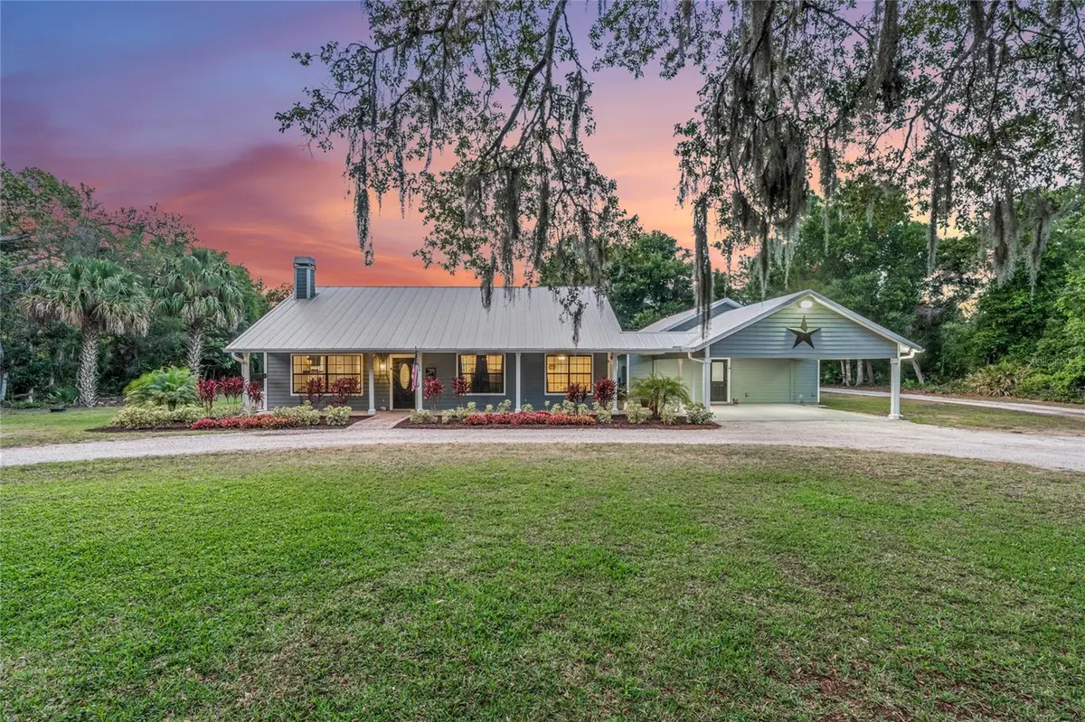 1955 TALL PINE TRL, Geneva, FL 32732