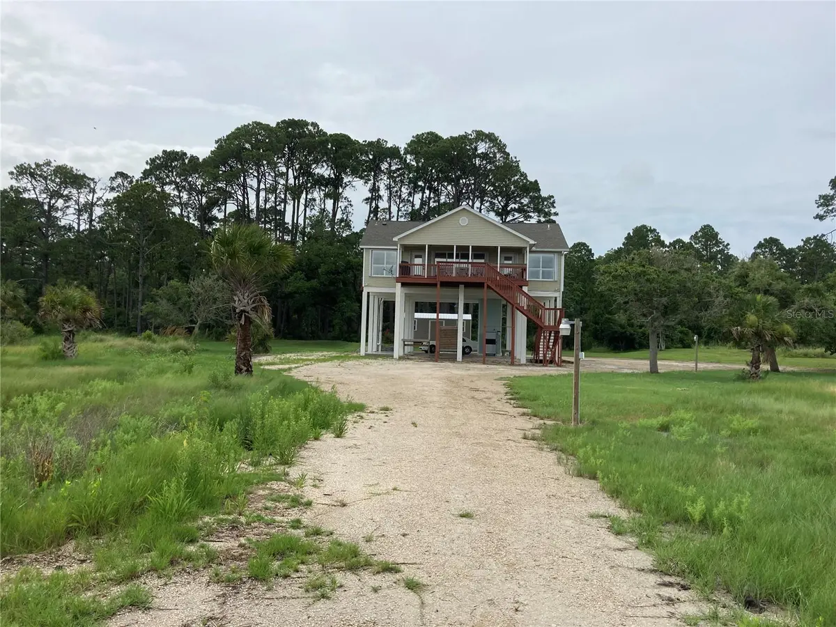 2676 HIGHWAY 98 E, Carrabelle, FL 32322