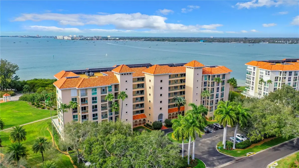 4737 DOLPHIN CAY LN S #306, St Petersburg, FL 33711