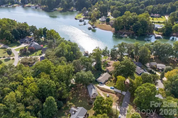 131 Baywatch DR, Mooresville, NC 28117