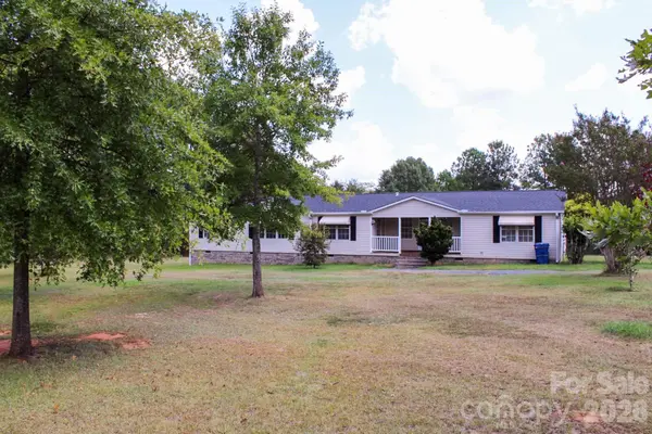 4171 Old Hills Bridge RD, Enoree, SC 29335