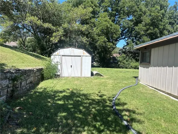 7318 Reynolds AVE, Kansas City, KS 66111