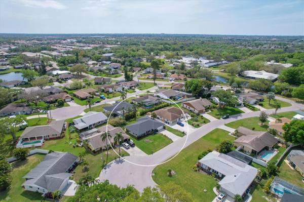 5765 AUGUSTA CIR, Sarasota, FL 34238
