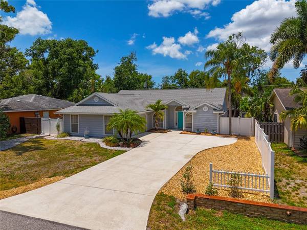3958 PALAU DR, Sarasota, FL 34241