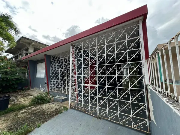 C6 COMM VILLA KENNEDY CALLE ORQUIDEA,  Sabana Seca,  PR 00952