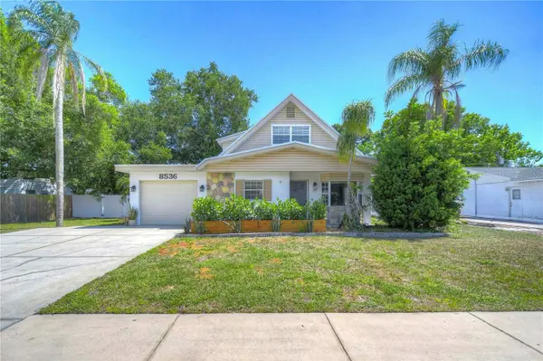 8536 MAGNOLIA DR, Seminole, FL 33777