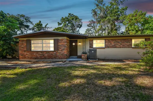 2112 OAK HILL DR, Valrico, FL 33594