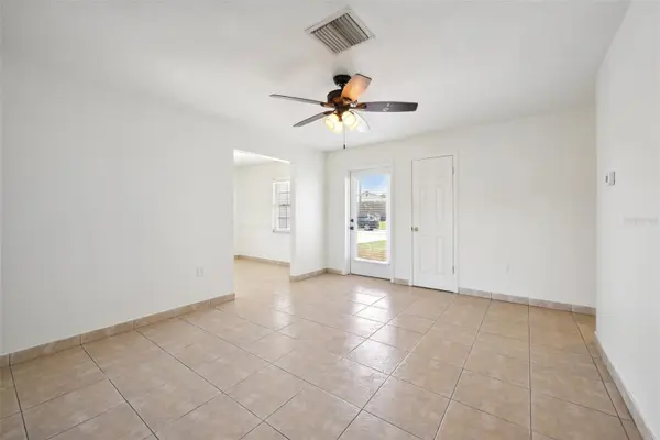 557 FLAME TREE DR, Apollo Beach, FL 33572