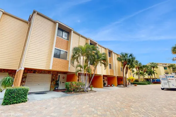 484 SANDY HOOK RD, Treasure Island, FL 33706