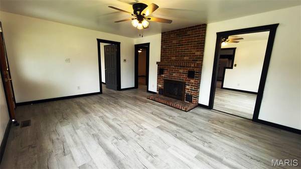 1301 S Jackson ST, Salem, MO 65560