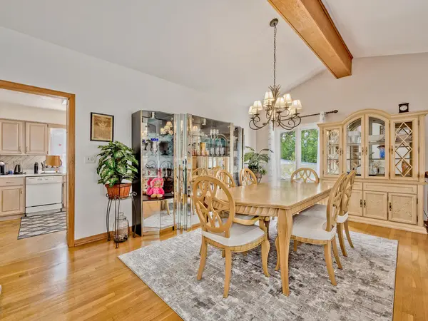 1121 N Greenfield LN, Mount Prospect, IL 60056