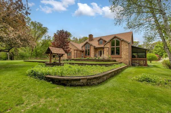 4457 Farmdale CIR, Saint Augusta, MN 56301