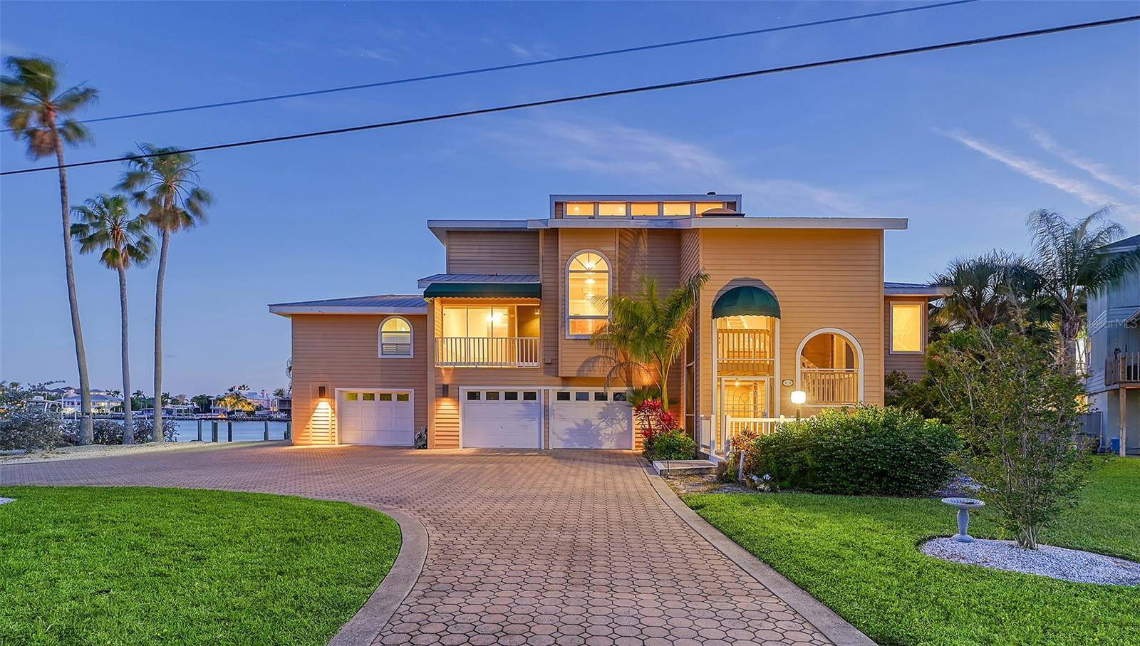 5151 SUN CIR, Sarasota, FL 34234