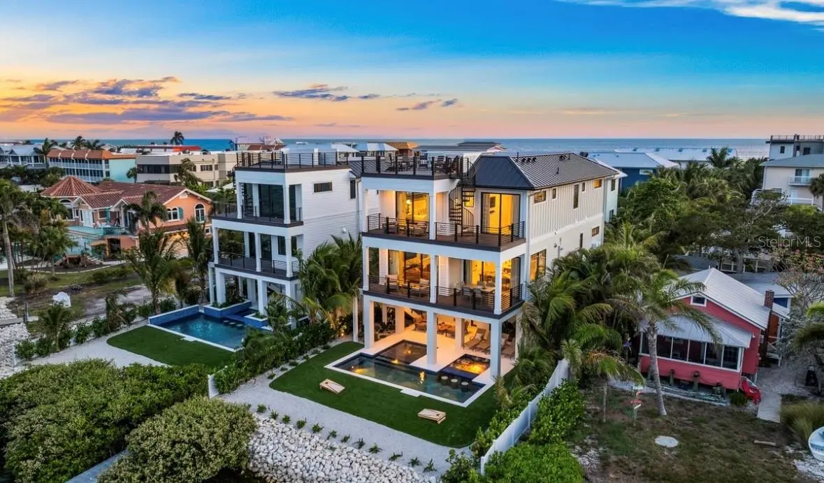 114 8TH STREET S, Bradenton Beach, FL 34217
