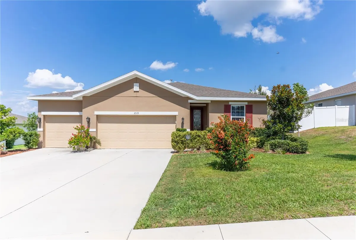 2539 AUTUMN STREAM DR, Leesburg, FL 34748