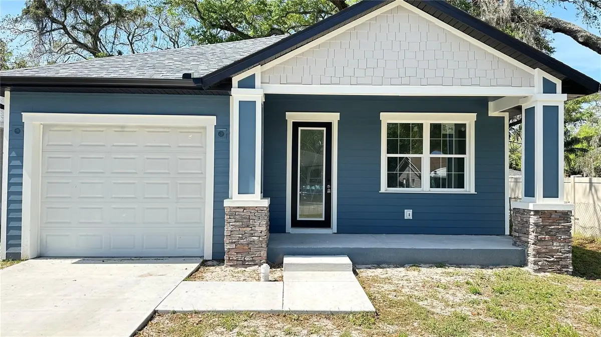 8208 1/2 N HILLSBOROUGH LN, Tampa, FL 33604