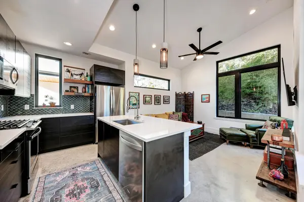 1205 Deloney ST #B, Austin, TX 78721