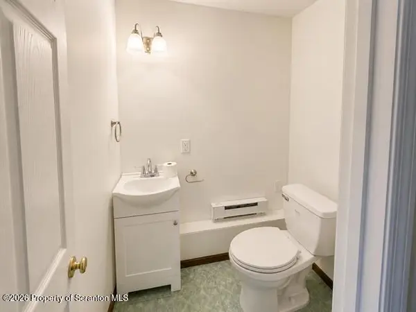 436 Cypress ST, Throop, PA 18512